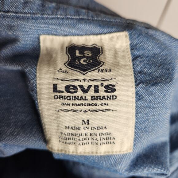 Levi's Pleated Tunic Top Women's Size Medium Chambray Roll Tab Hem 3/4 Sleeve - Picture 8 of 14